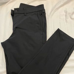 Mens LULULEMON commission slim fit pant. 31/32 Black